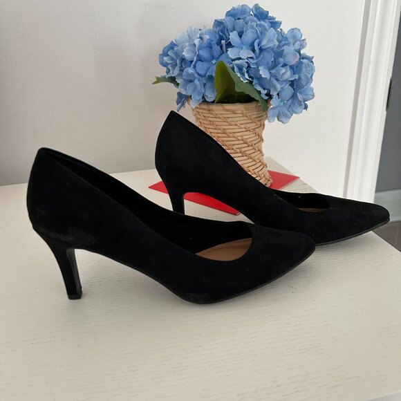 Designer black suede heels - Picture 3 of 3